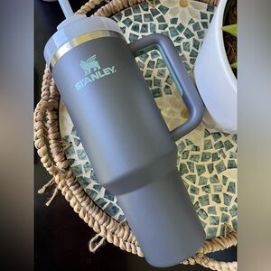 Stanley CHARCOAL 40 oz. Quencher H2.0 FlowState Tumbler.